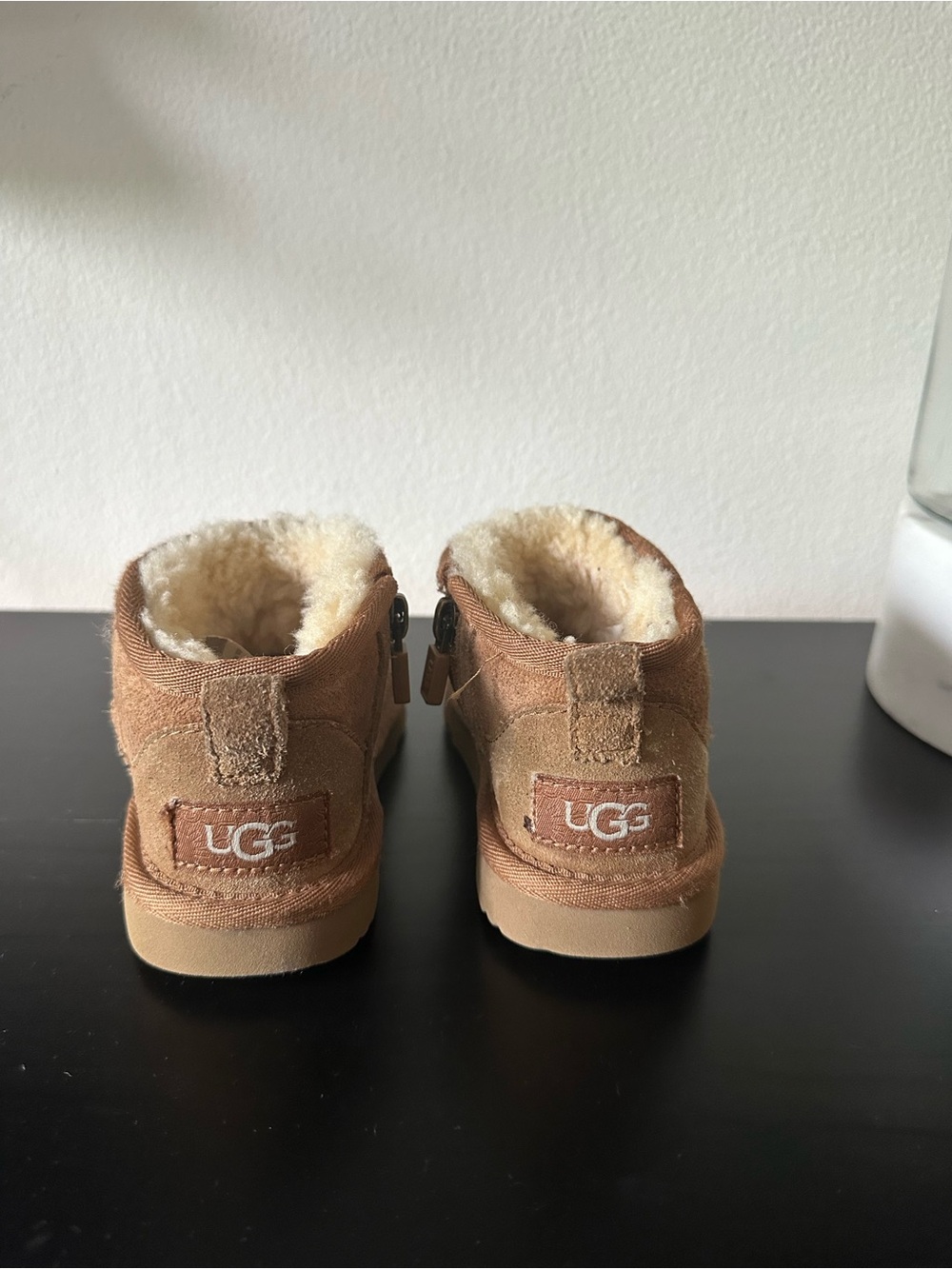 UGG - Picture 3 of 9